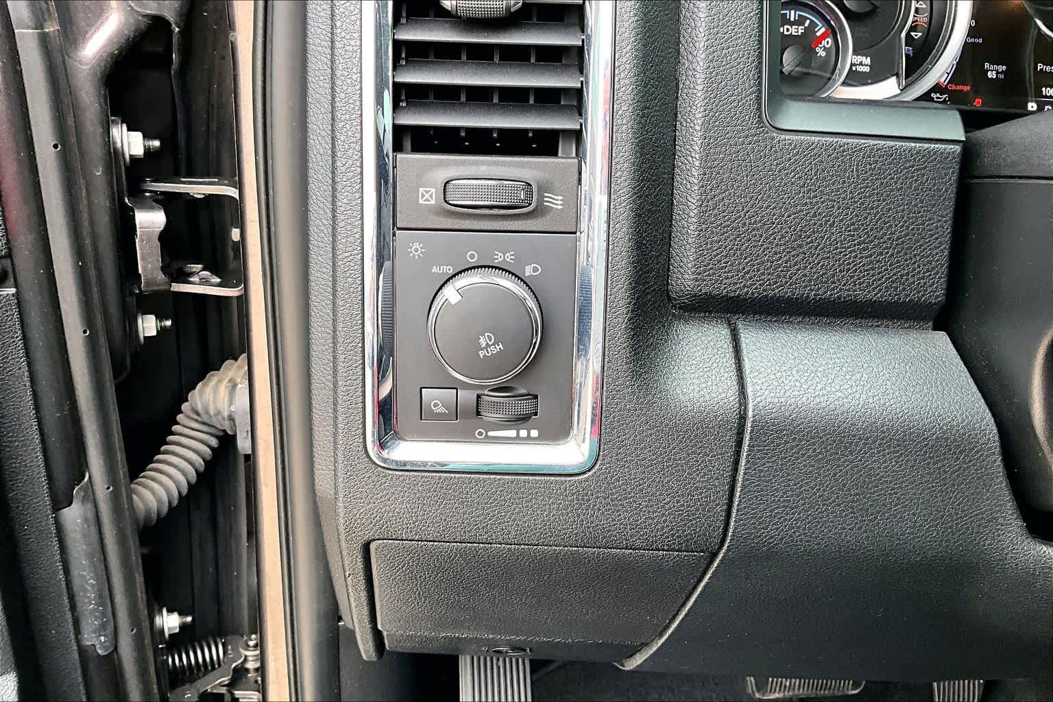 Used 2016 RAM 2500 Laramie AWD/4WD image 31