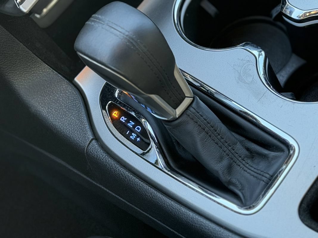 Used 2017 Jeep Grand Cherokee Altitude AWD/4WD image 18