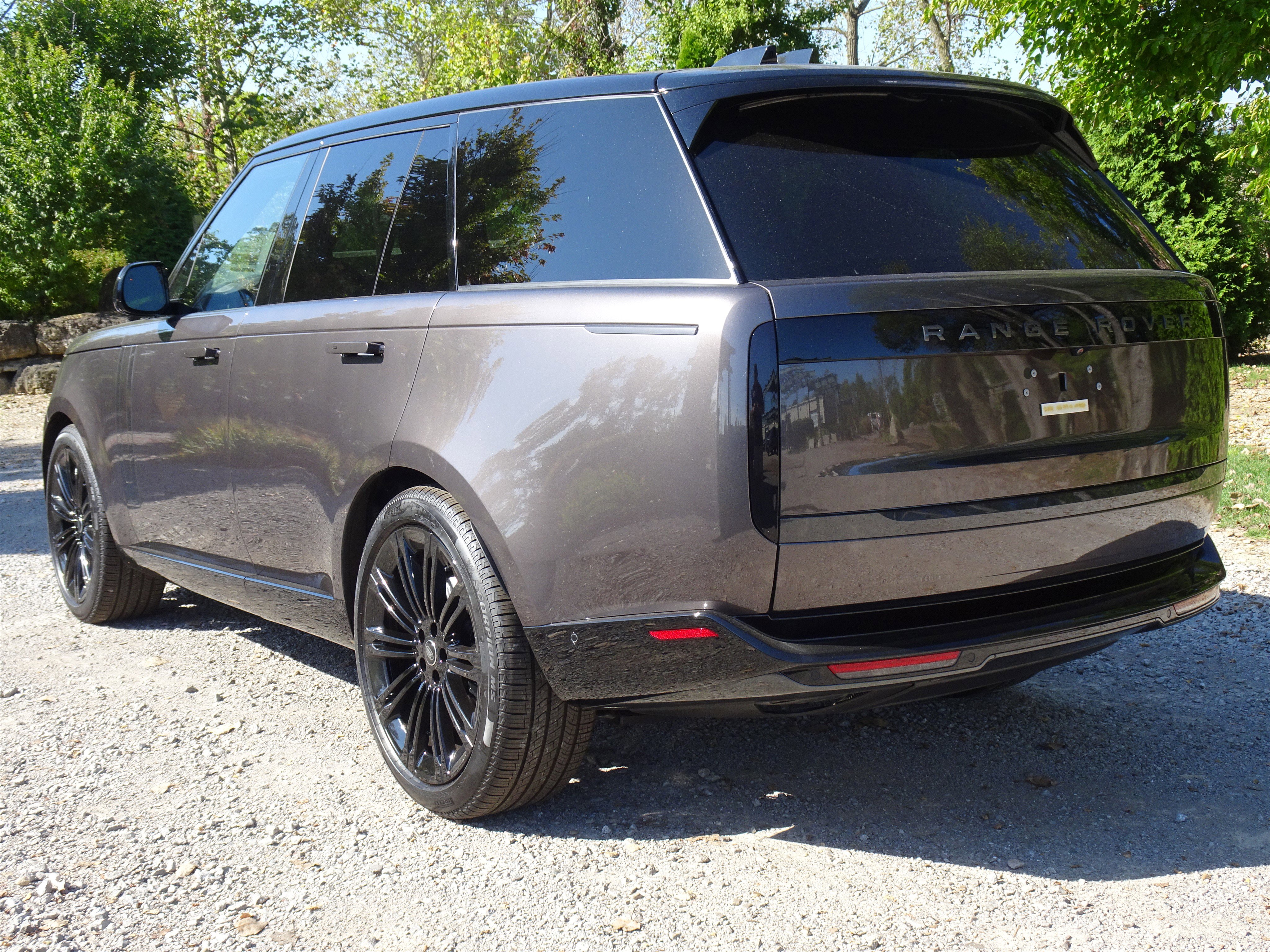 New 2025 Land Rover Range Rover SE image 10