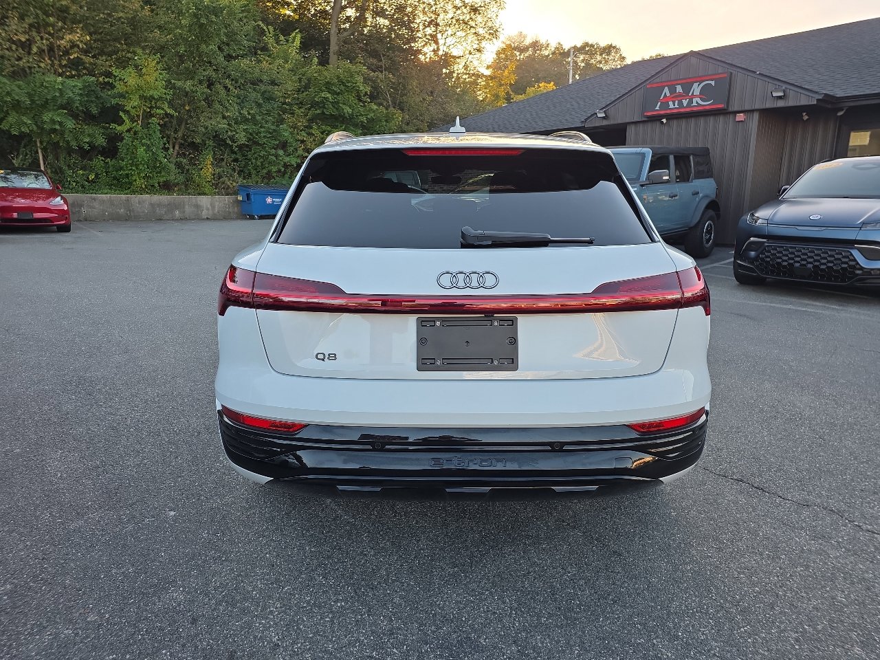 Used 2024 Audi Q8 e-tron Premium Plus w/ Premium Plus Package image 30