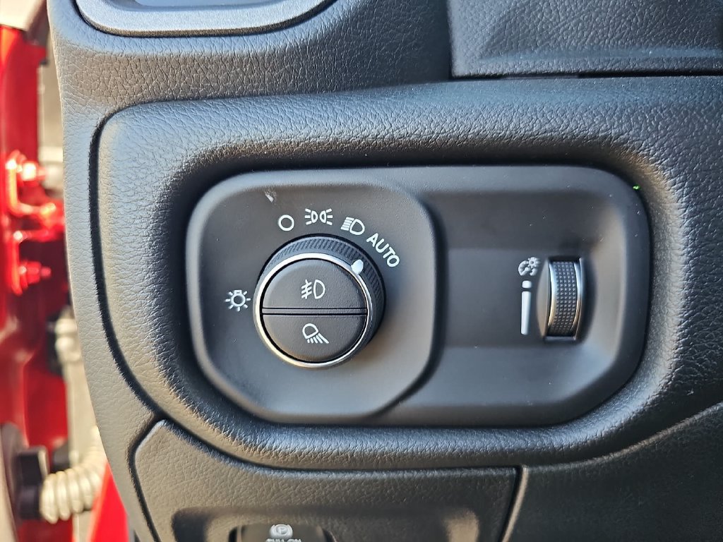 New 2027 RAM 1500 Express AWD/4WD image 25
