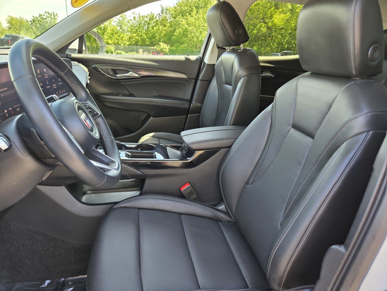 Certified 2025 Buick Envision Preferred AWD/4WD image 25