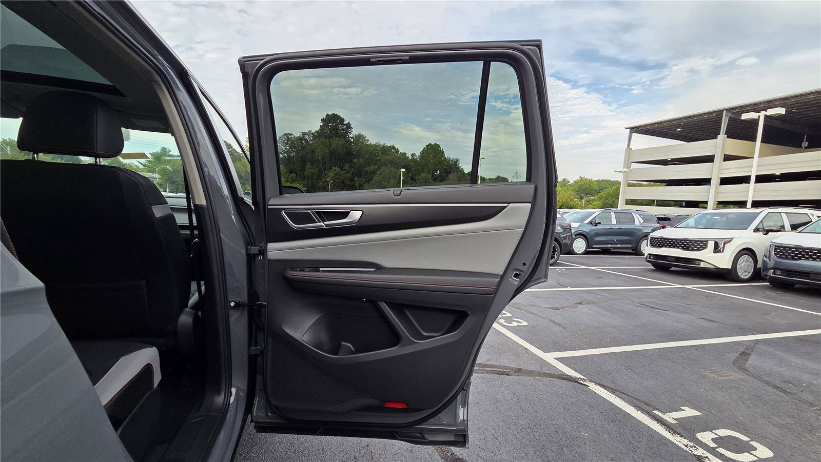 New 2026 Volkswagen Atlas Peak Edition AWD/4WD image 34