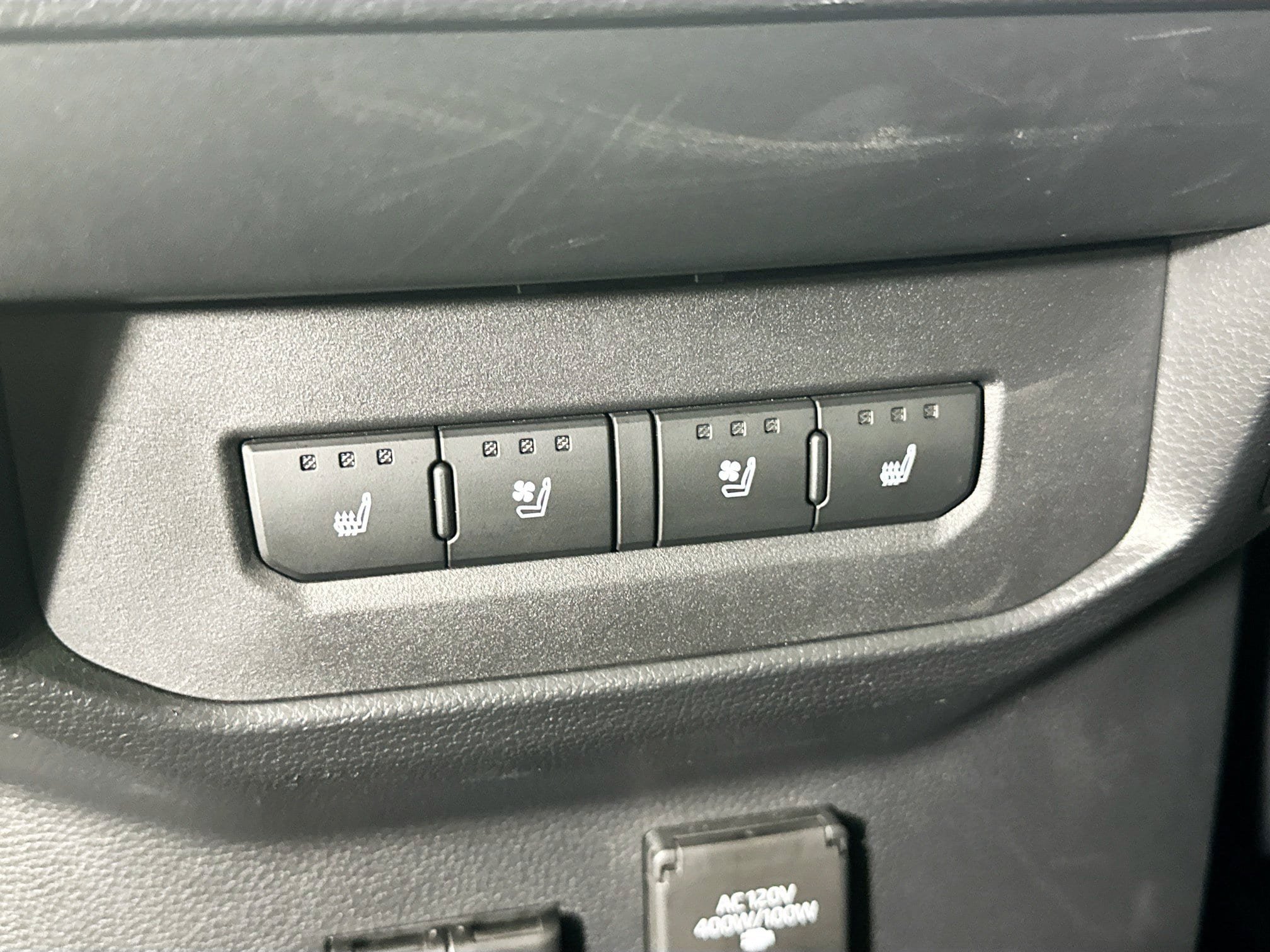 Used 2024 Toyota Tundra Capstone AWD/4WD image 32