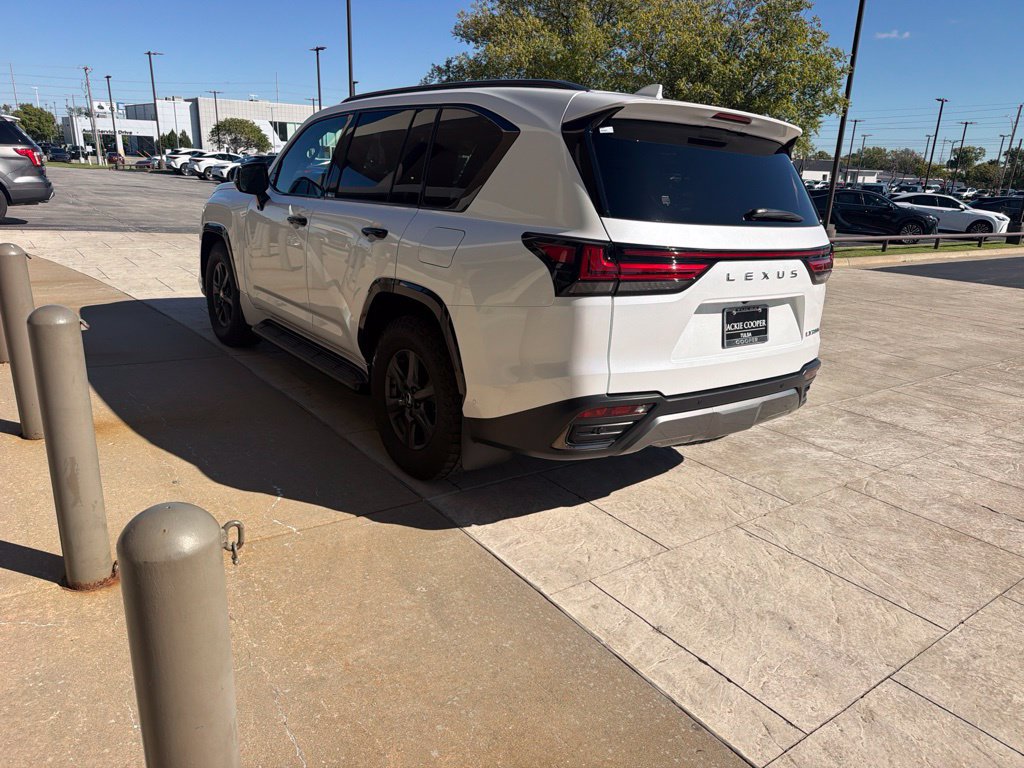 Used 2025 Lexus LX 700h Overtrail w/ Accessory Package (Z1) AWD/4WD image 4