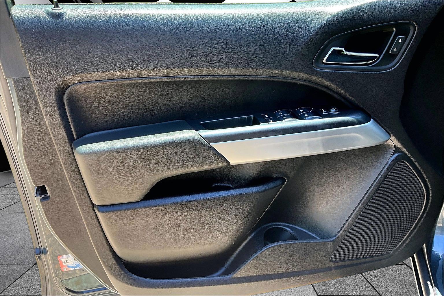 Used 2019 Chevrolet Colorado LT w/ LT Convenience Package RWD image 18