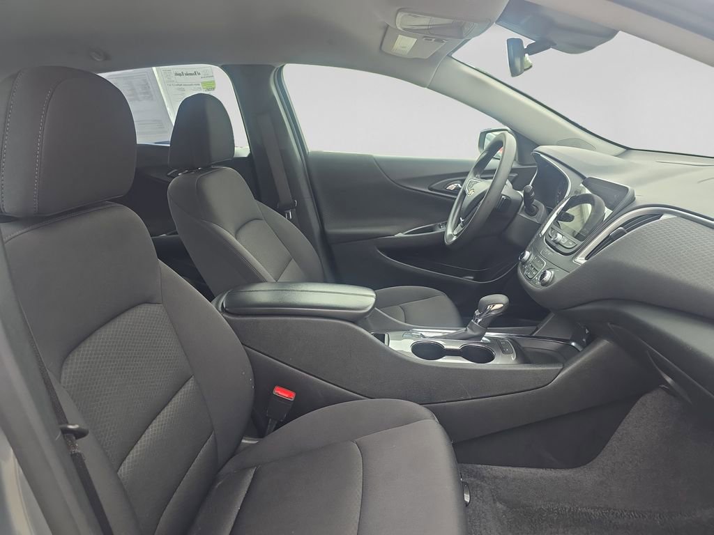 Used 2024 Chevrolet Malibu LT FWD image 17