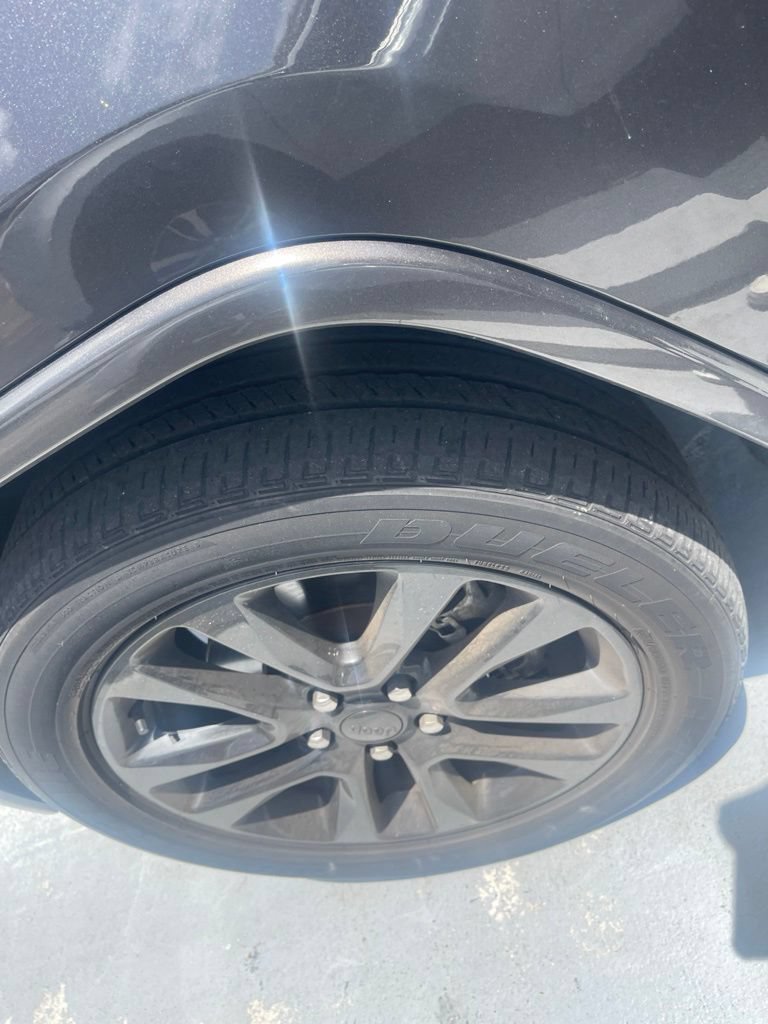 Used 2021 Jeep Grand Cherokee Laredo X RWD image 10
