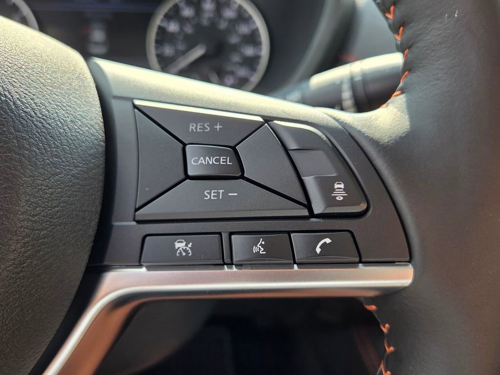 Used 2025 Nissan Sentra SR w/ SR Premium Package image 27