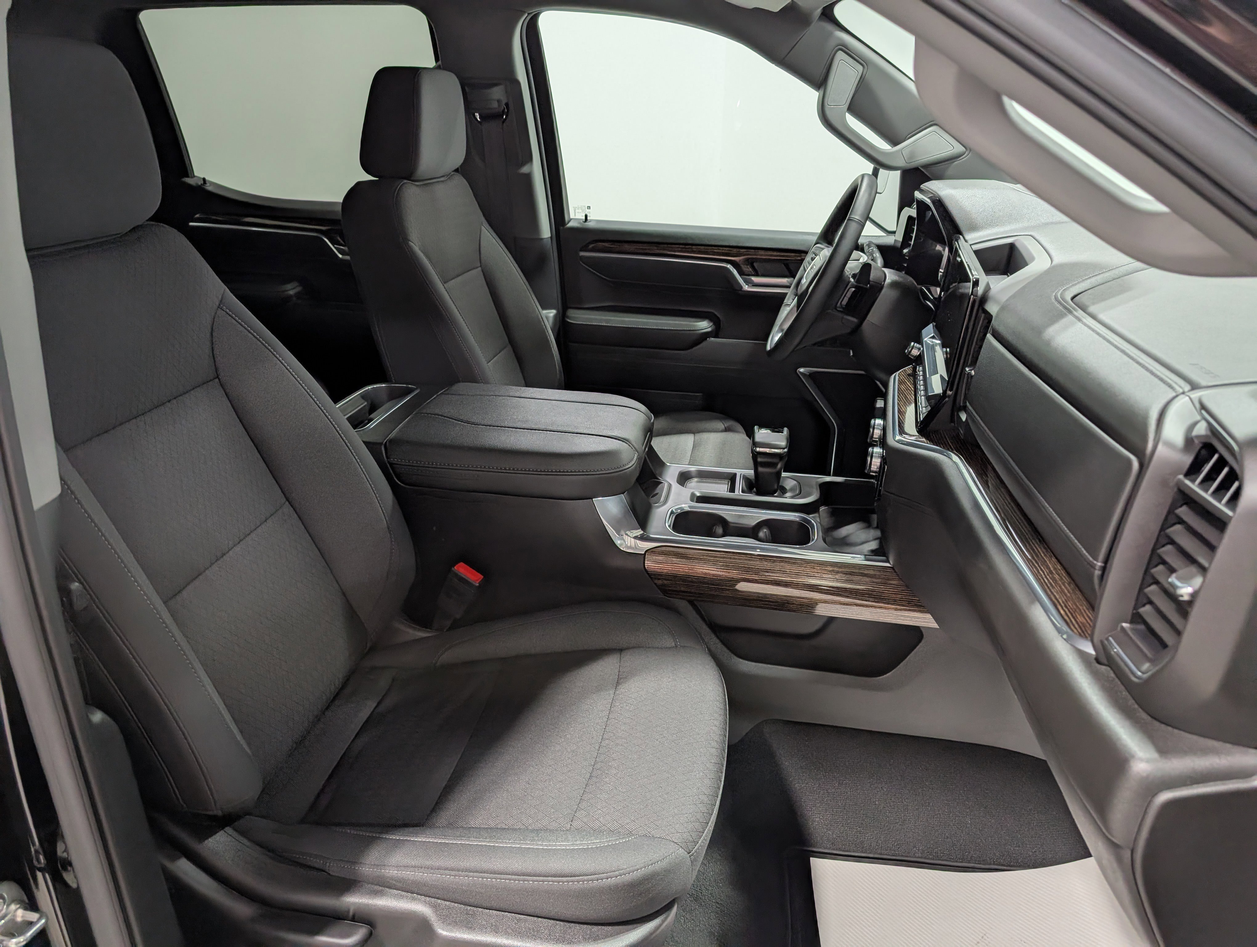 Used 2025 GMC Sierra 1500 Elevation image 21