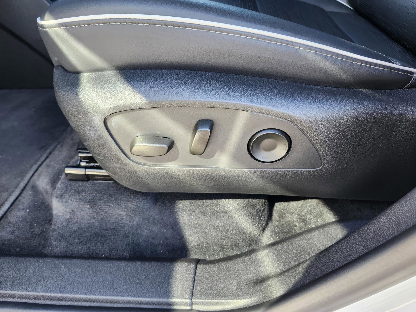 Used 2025 Buick Enclave Sport Touring image 19