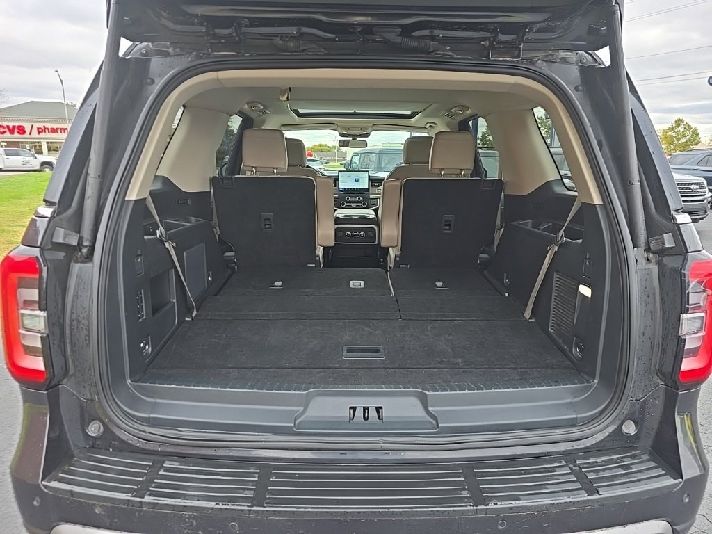 Used 2023 Ford Expedition Limited image 21
