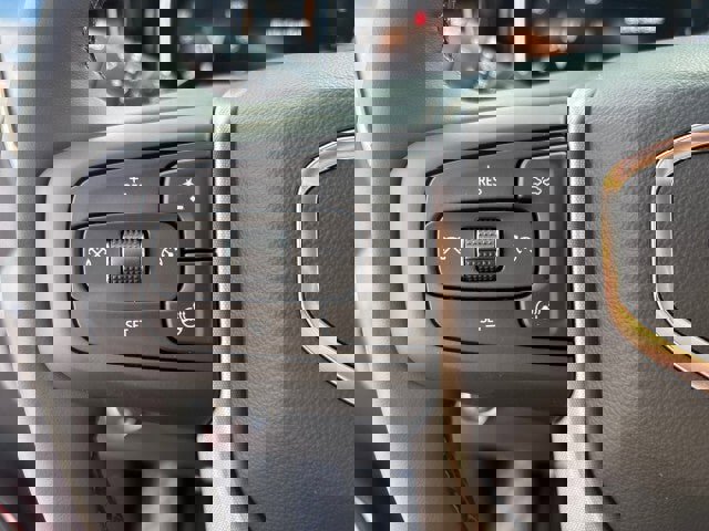 New 2026 GMC Sierra 1500 SLE w/ Preferred Package image 18