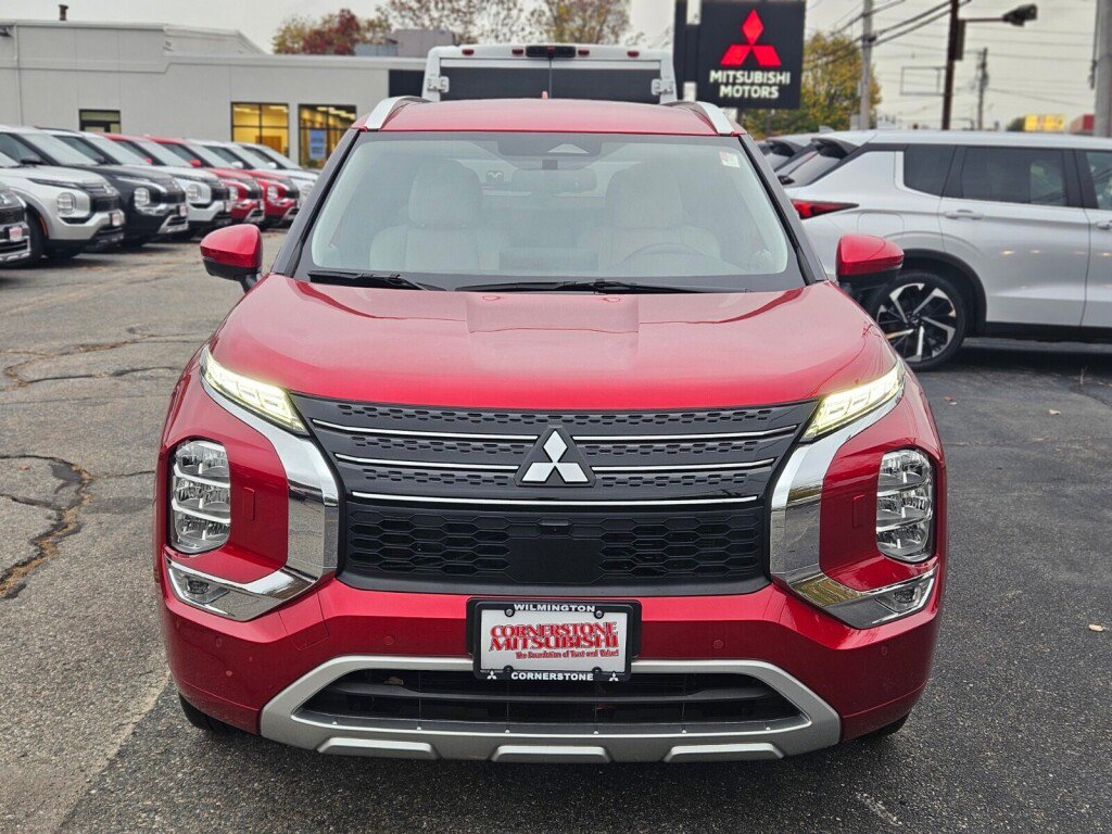 Used 2023 Mitsubishi Outlander SEL image 8