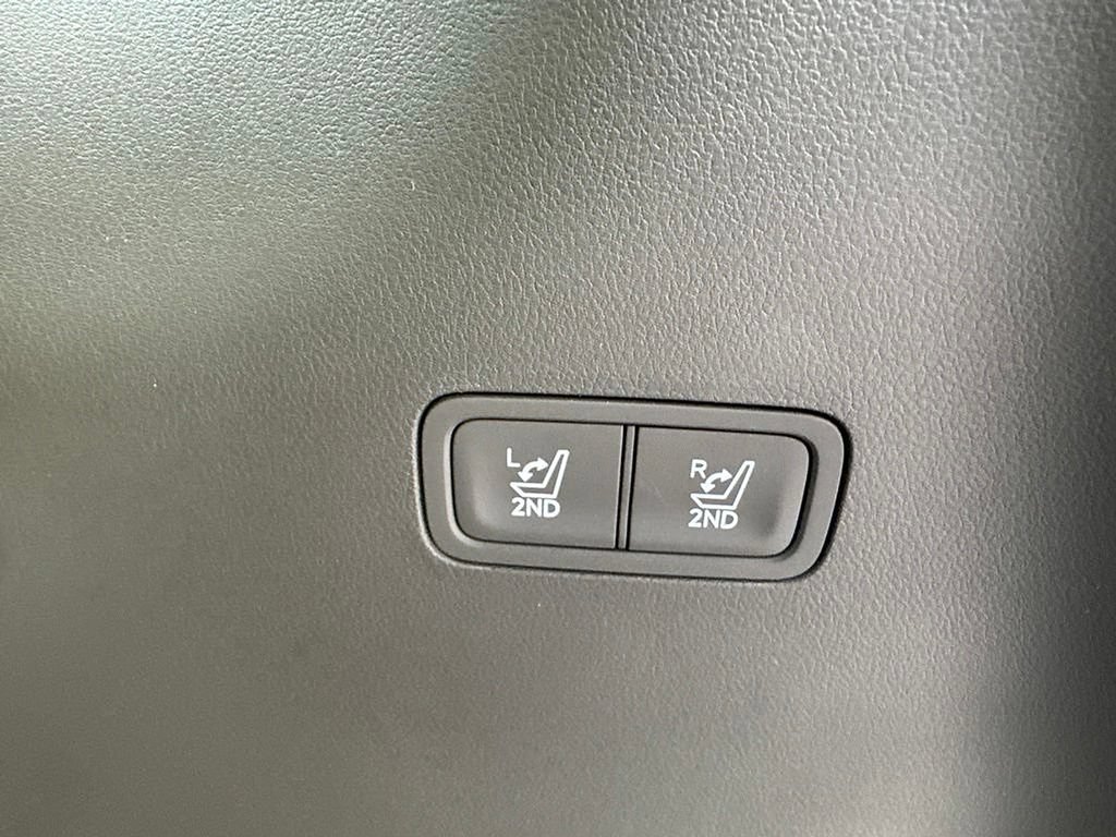 Used 2025 Hyundai Santa Fe Calligraphy AWD/4WD image 8