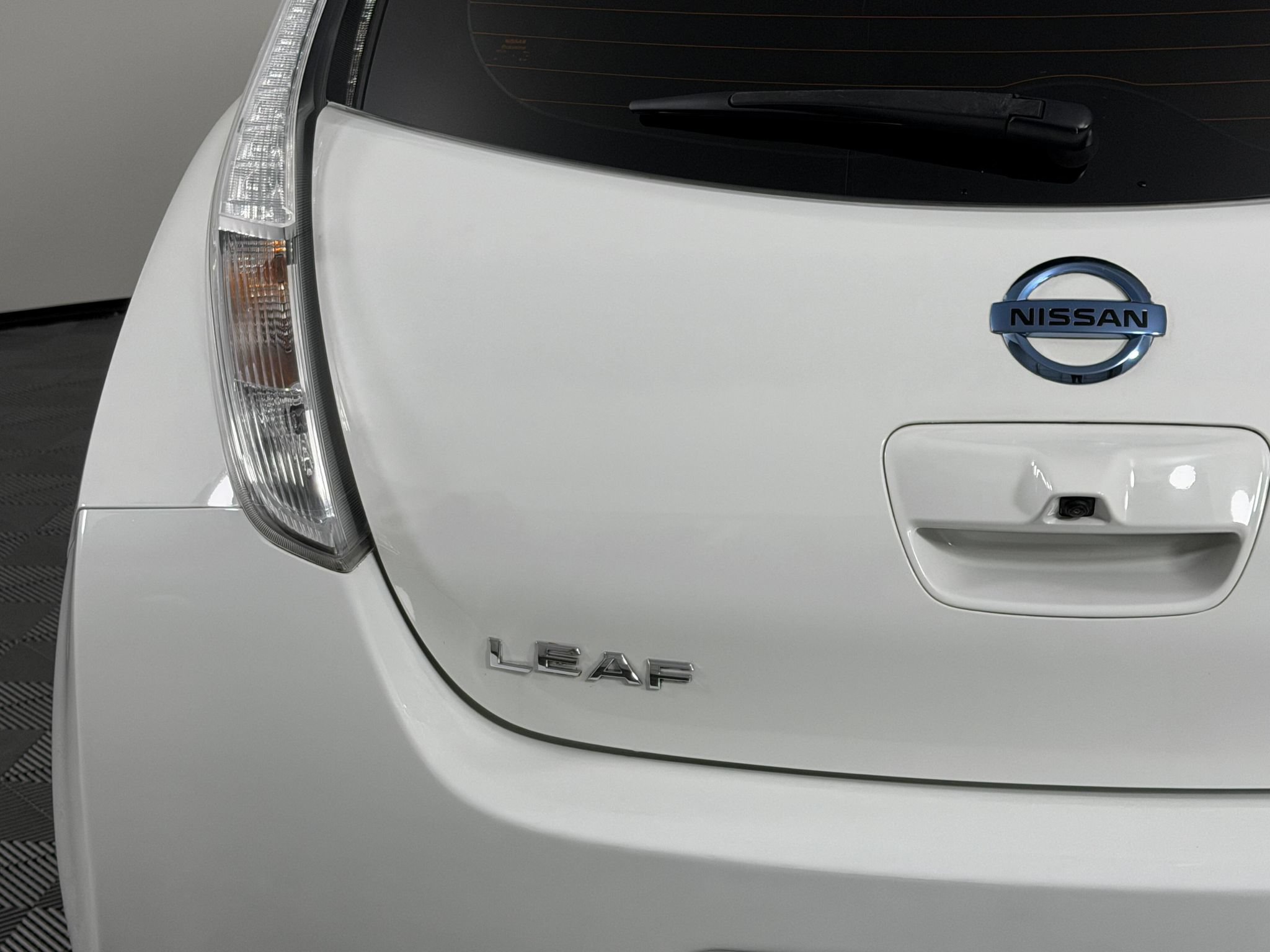 Used 2017 Nissan Leaf S FWD image 10
