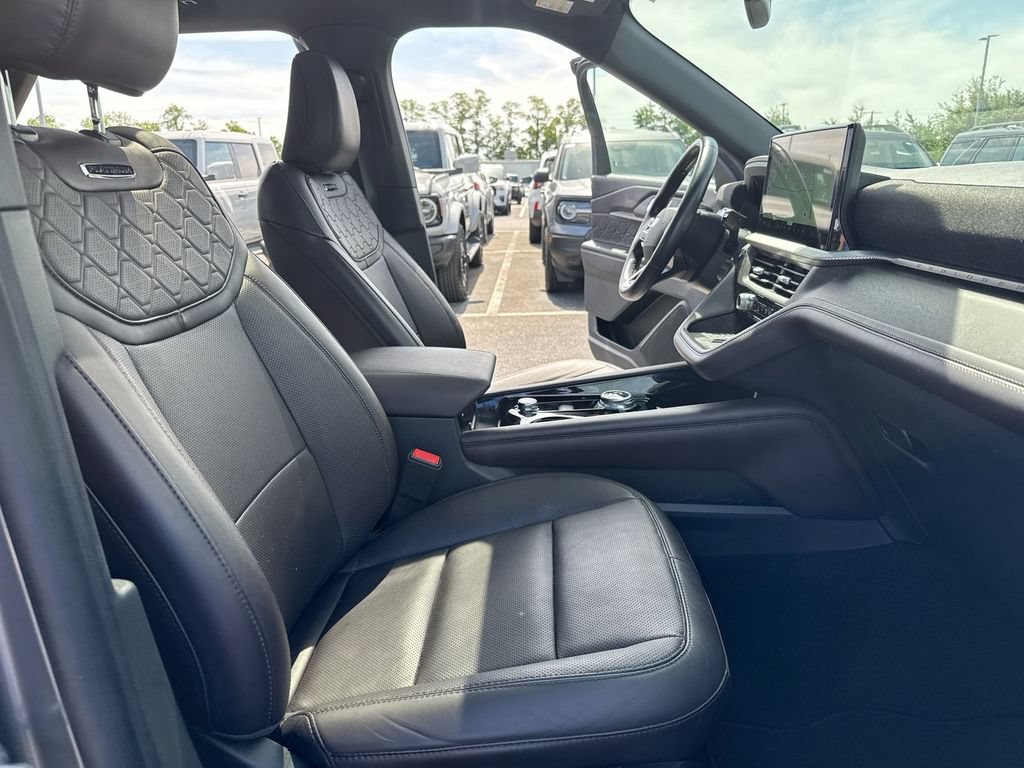 Used 2025 Ford Explorer Platinum w/ LUX Leather Package AWD/4WD image 23