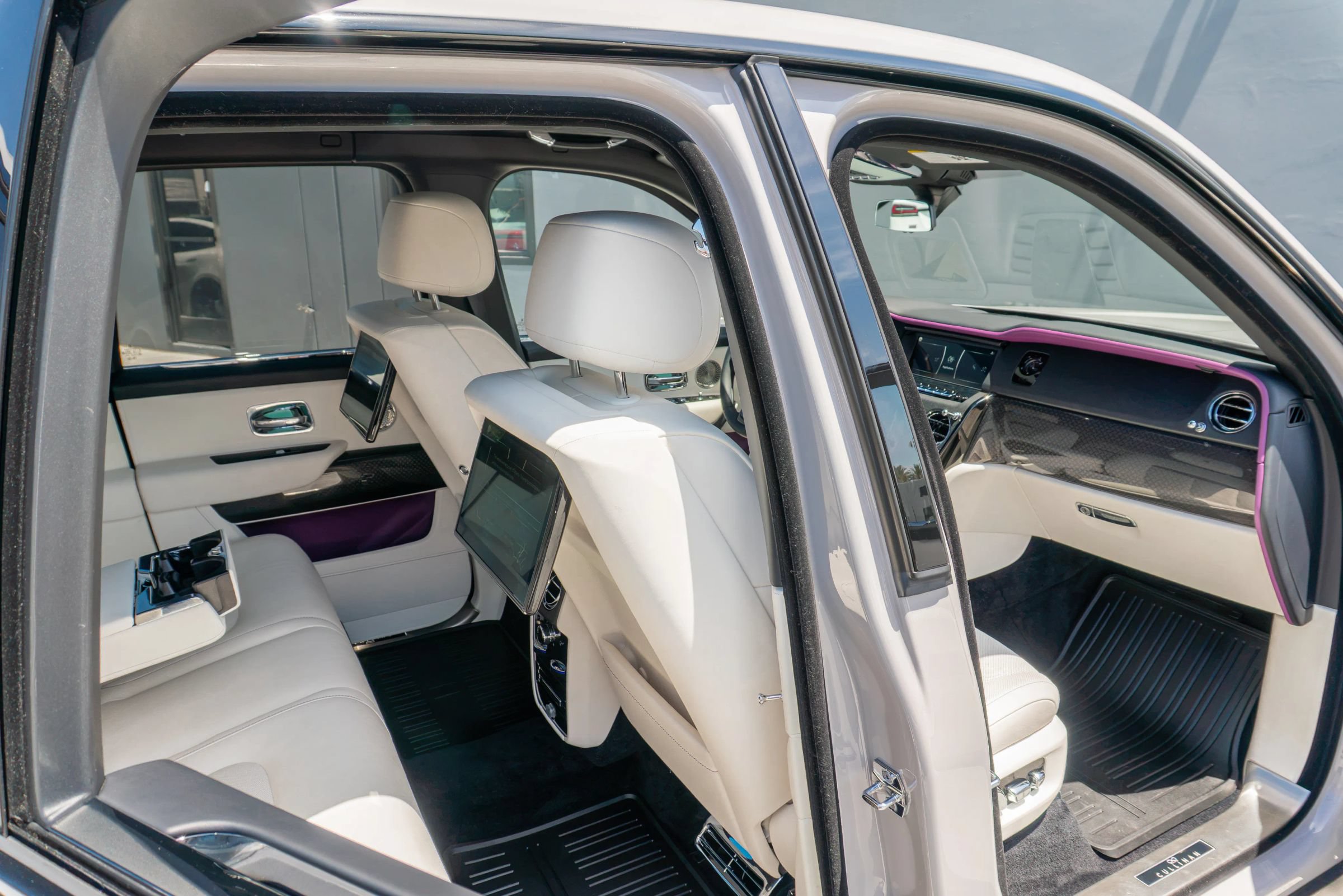 Used 2024 Rolls-Royce Cullinan Black Badge AWD/4WD image 60