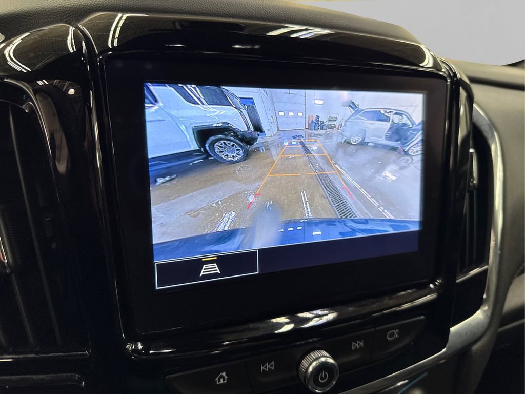 Used 2023 Chevrolet Traverse LT image 33
