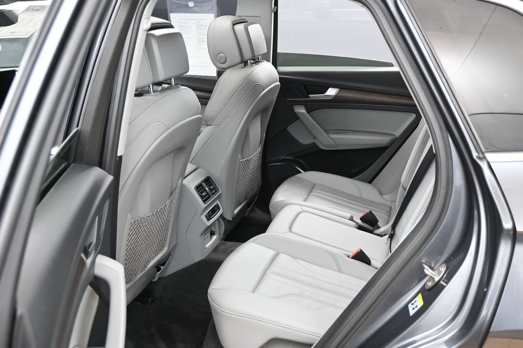 Used 2022 Audi Q5 e Premium w/ Convenience Package AWD/4WD image 36