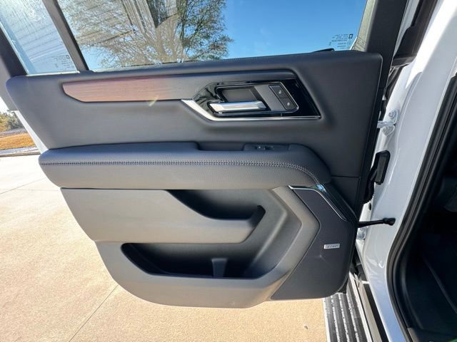 New 2026 GMC Yukon XL Denali w/ Sun & Power Step Package image 9