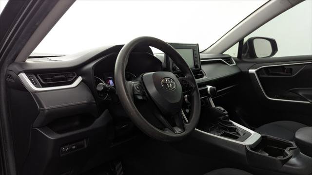 Used 2020 Toyota RAV4 LE FWD image 21