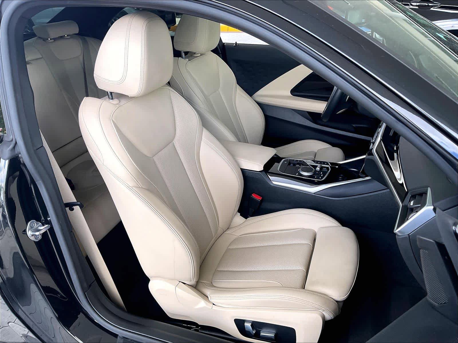 Used 2023 BMW 230i Coupe w/ Convenience Package RWD image 9