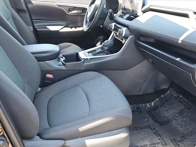 Used 2024 Toyota RAV4 XLE FWD image 25