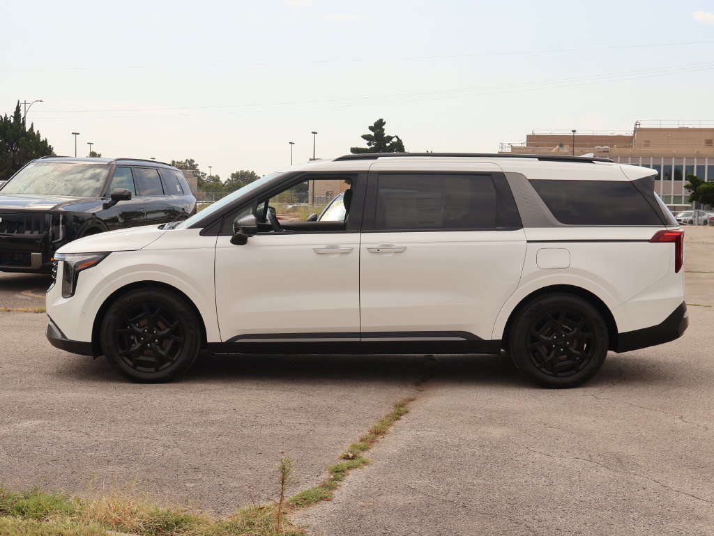 New 2027 Kia Carnival SX w/ Dark Edition Package FWD image 4