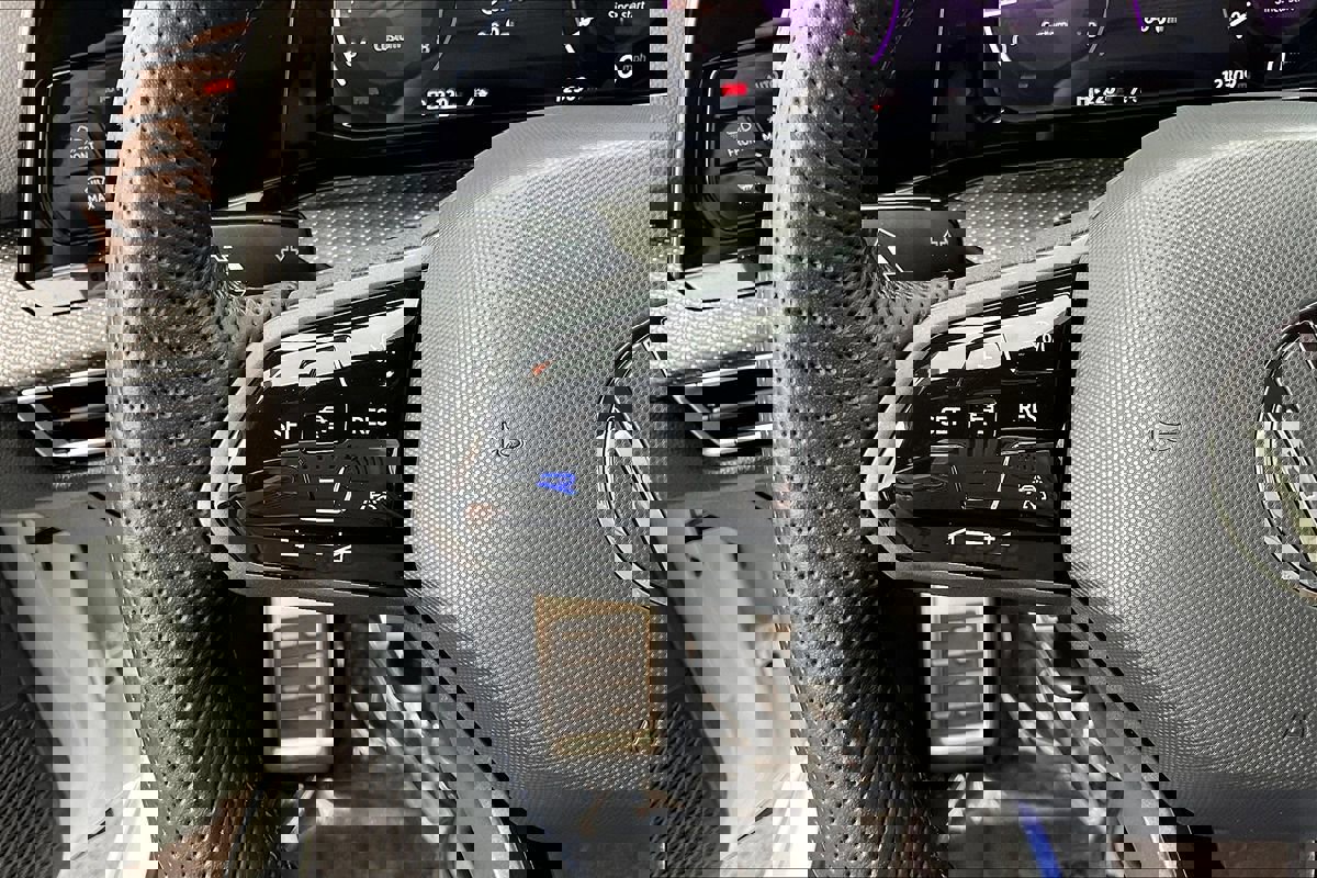 Used 2024 Volkswagen Golf R image 9