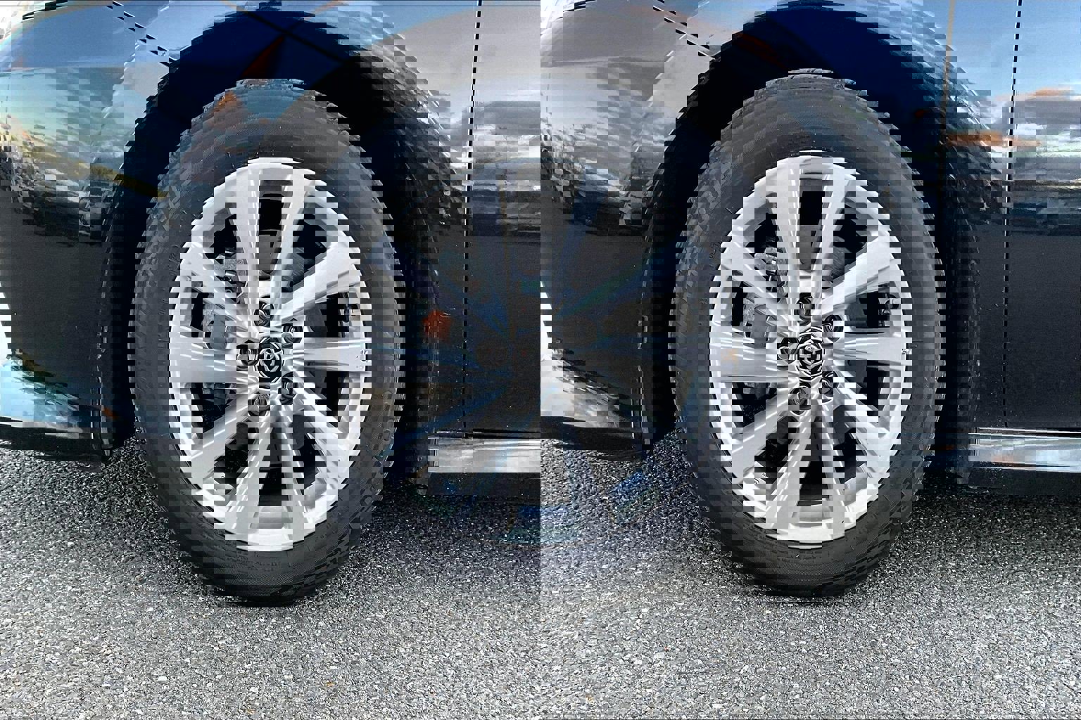 Used 2023 Toyota Camry LE image 9