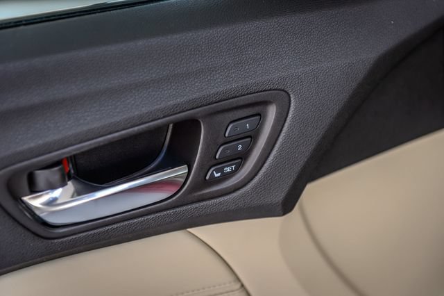 Used 2017 Acura TLX w/ Technology Package FWD image 53