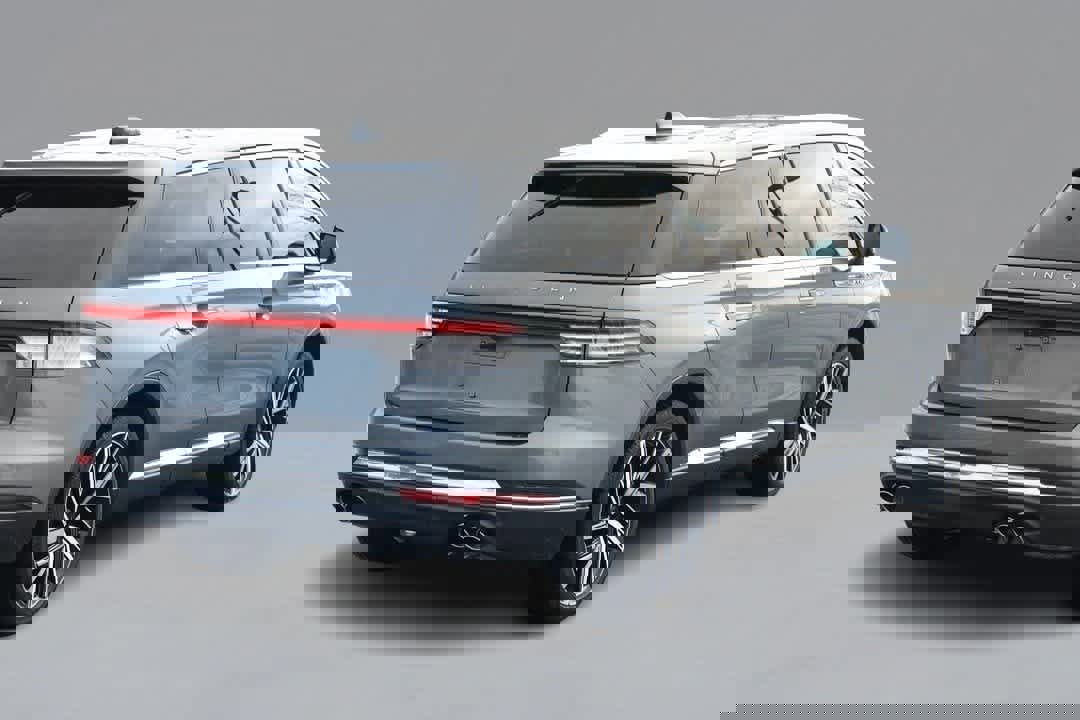 Used 2025 Lincoln Aviator Reserve w/ Equipment Group 201A image 5