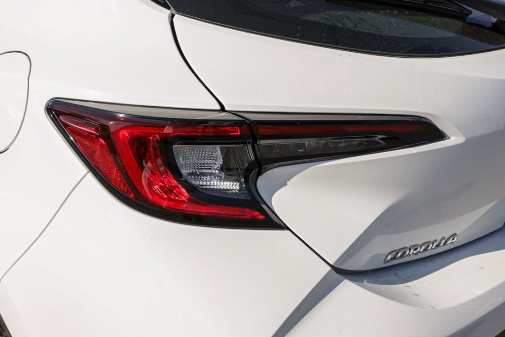 Used 2025 Toyota Corolla SE FWD image 13