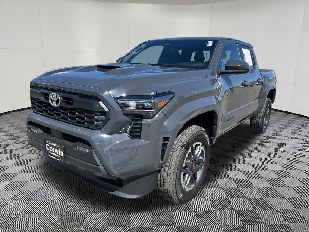 Used 2025 Toyota Tacoma TRD Sport AWD/4WD image 3