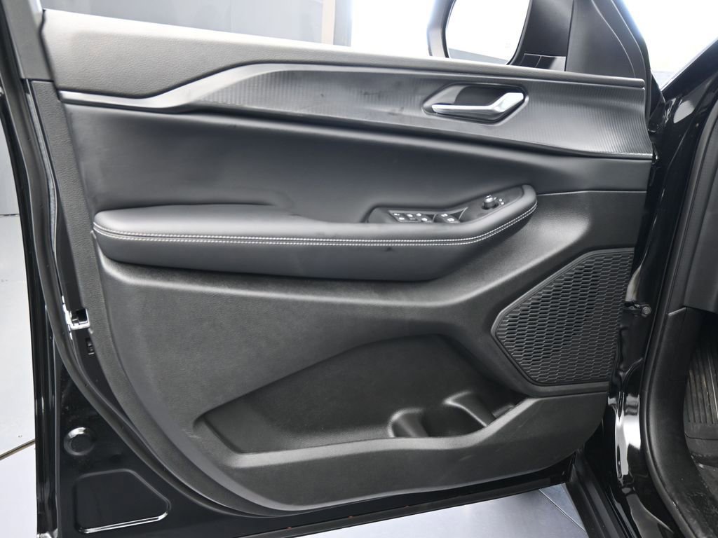 New 2026 Jeep Grand Cherokee L Laredo image 23