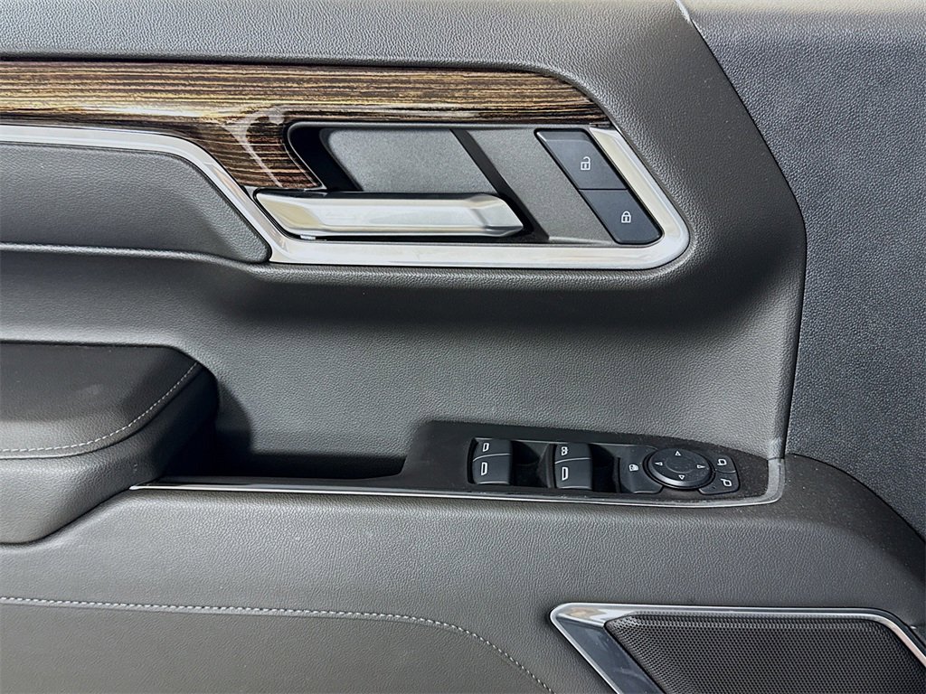 Used 2024 GMC Sierra 1500 Elevation image 16