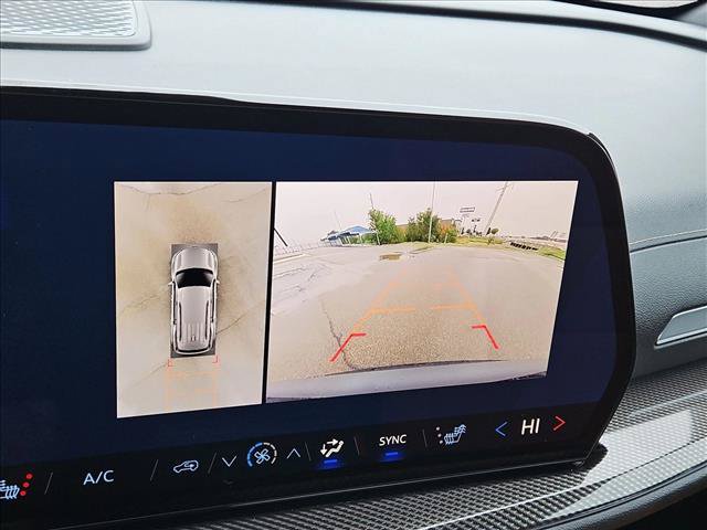 New 2027 Chevrolet Traverse Z71 w/ Enhanced Driving Package AWD/4WD image 13