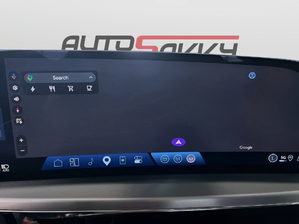 Used 2025 Cadillac Lyriq Luxury w/ LPO, Floor Liner Package AWD/4WD image 13