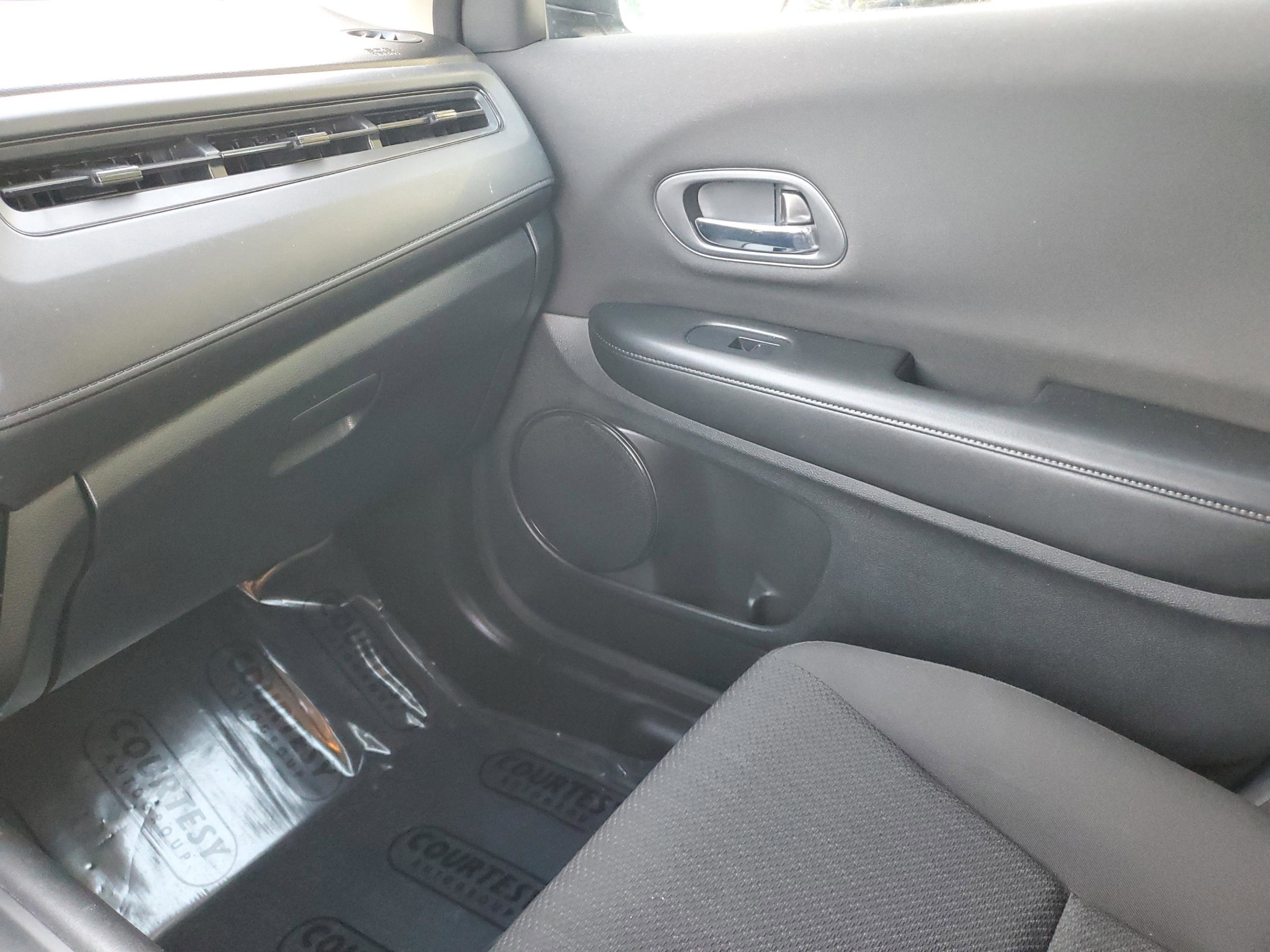 Used 2017 Honda HR-V LX image 22