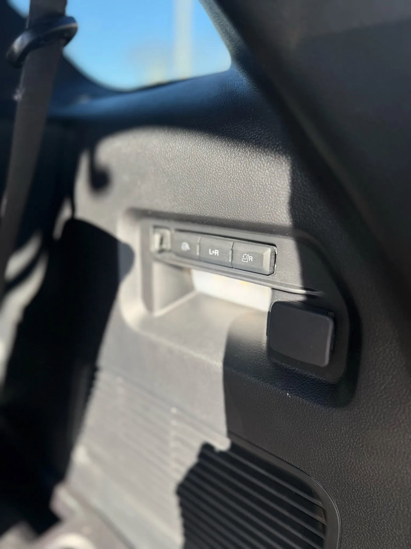 Used 2022 Ford Explorer ST w/ Equipment Group 401A image 28