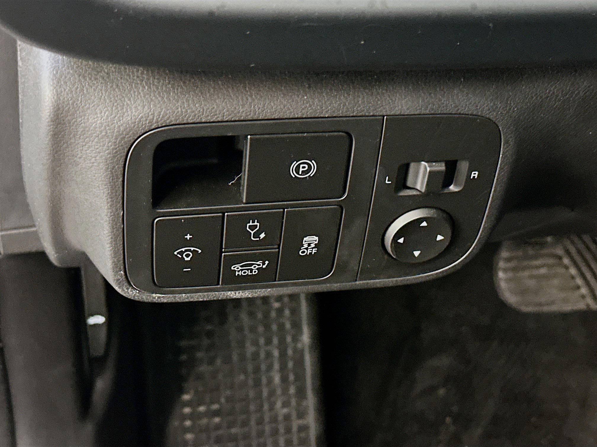 Used 2024 Hyundai Ioniq 6 SE AWD/4WD image 17