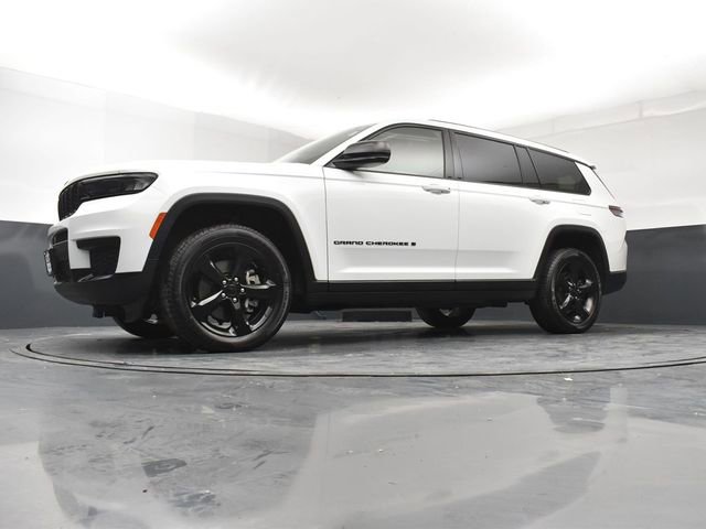 Used 2023 Jeep Grand Cherokee L Laredo AWD/4WD image 21