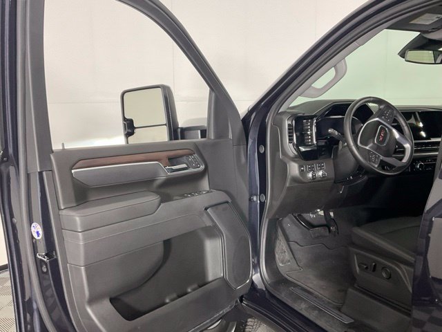 Used 2025 GMC Sierra 2500 SLT AWD/4WD image 24
