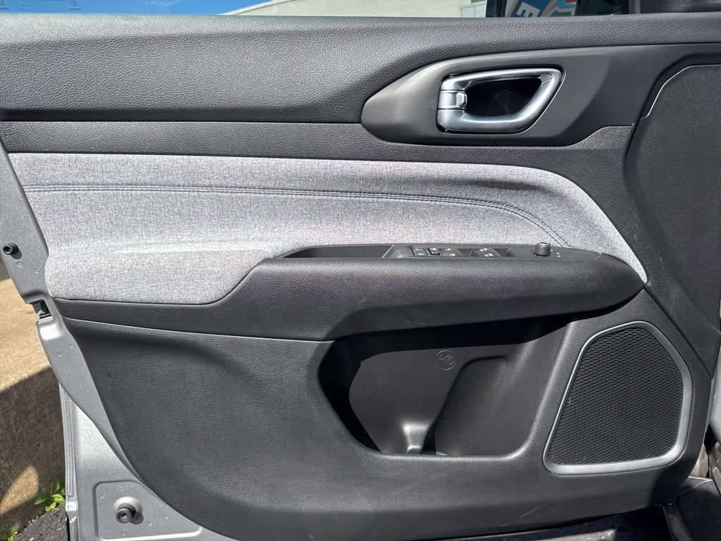 Used 2023 Jeep Compass Latitude w/ Convenience Group image 23