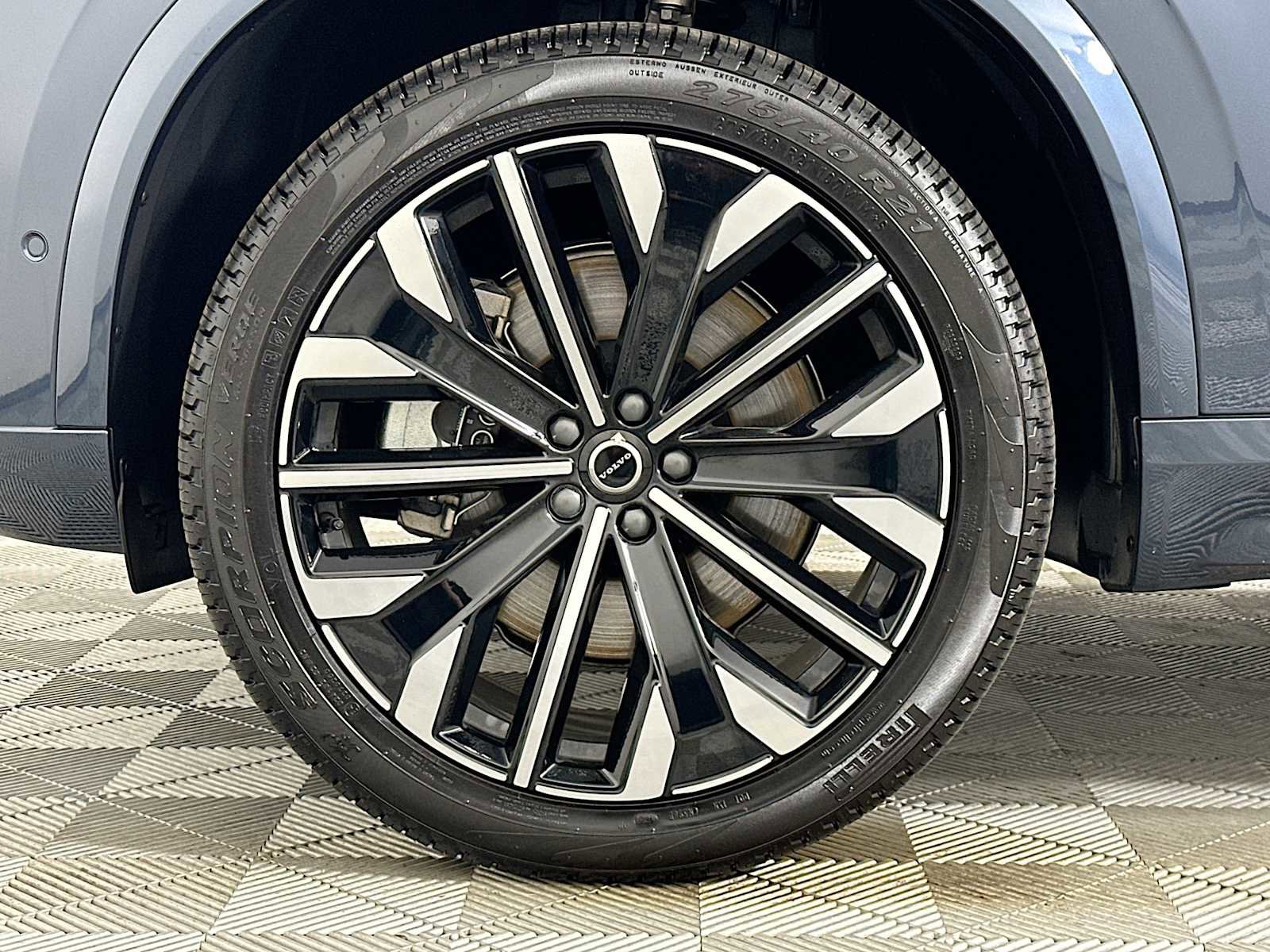 Used 2025 Volvo XC90 T8 Plus w/ Protection Package Premier image 31