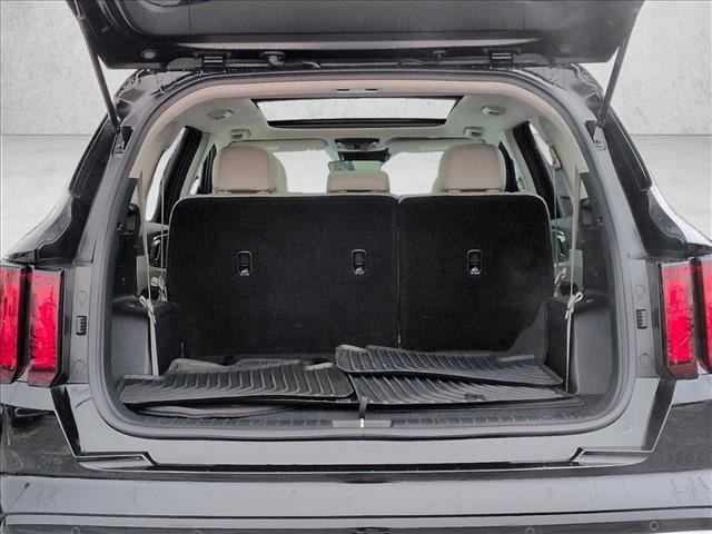 Used 2023 Kia Sorento S w/ Panoramic Sunroof Package image 6