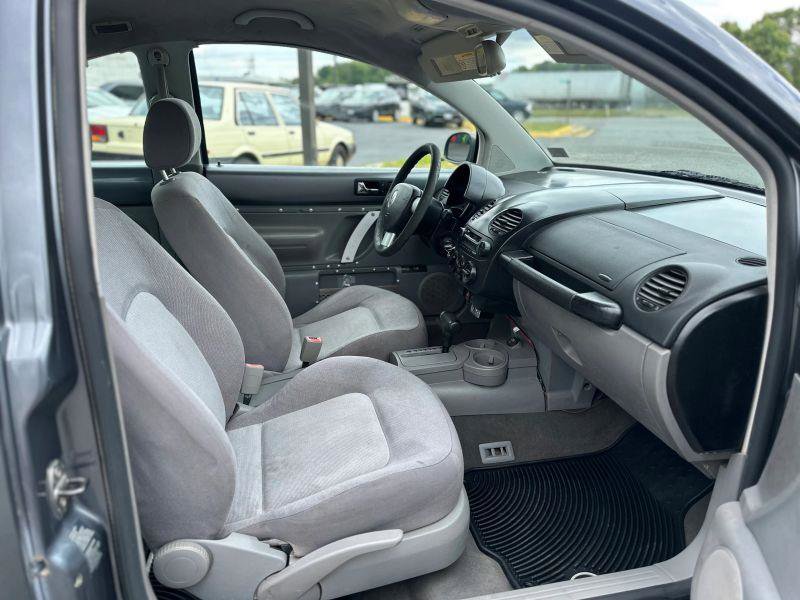 Used 2003 Volkswagen Beetle GL FWD image 8