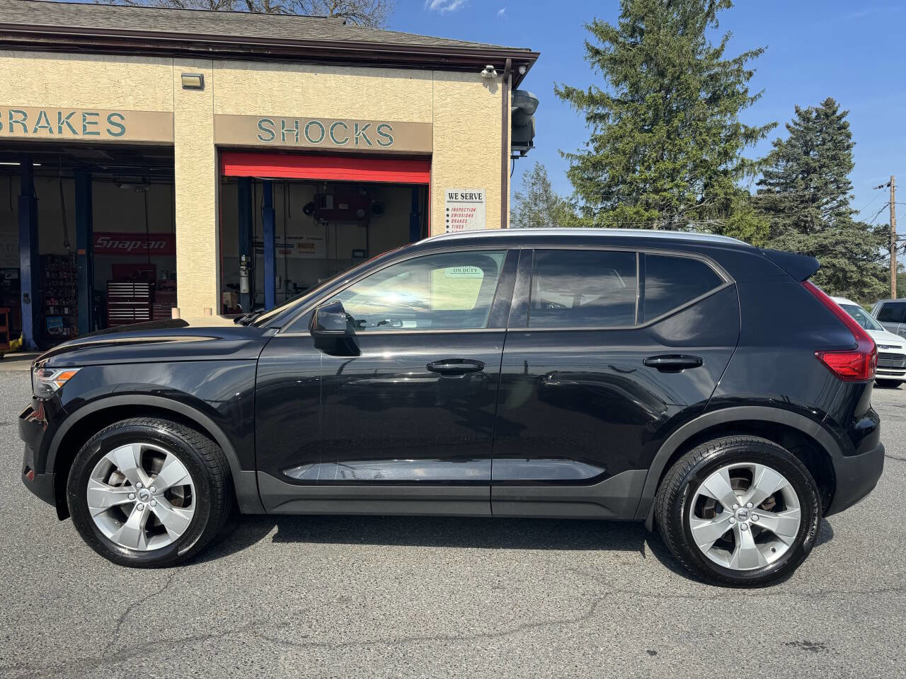 Used 2020 Volvo XC40 T5 Momentum AWD/4WD image 5