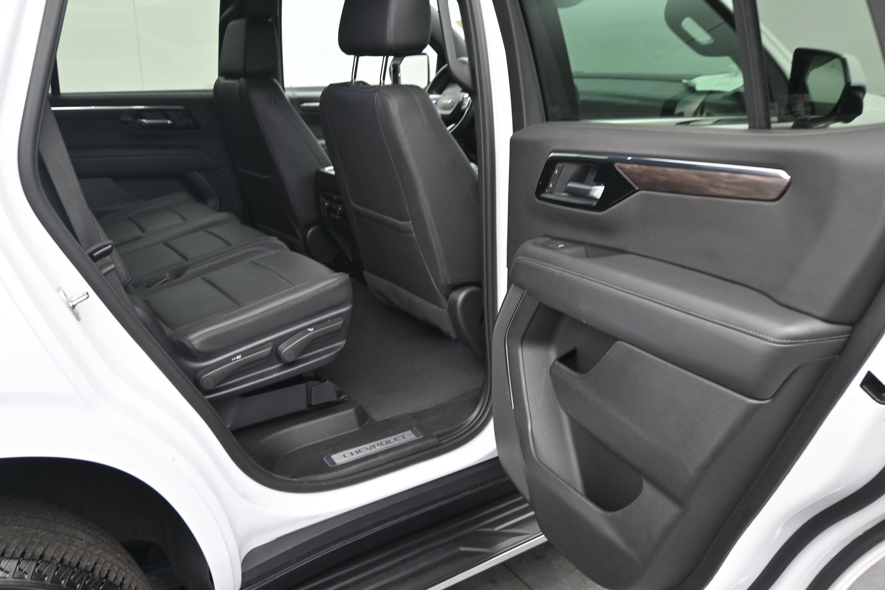 Certified 2025 Chevrolet Tahoe LT AWD/4WD image 12